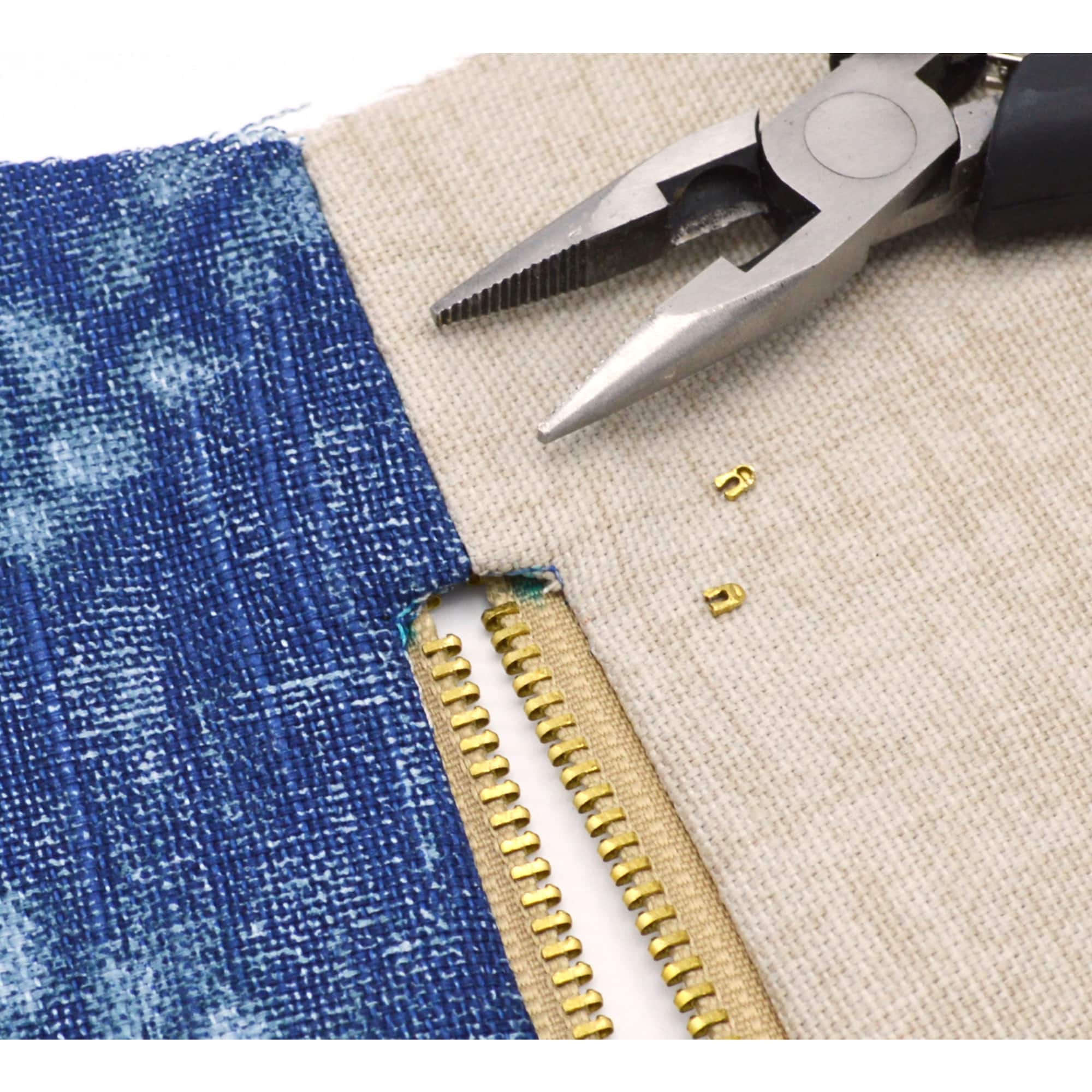 Dritz Home 35yd. Brass Upholstery Zipper Chain